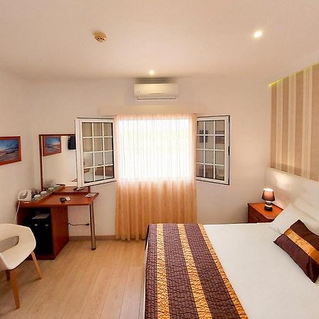 Vila Formosa Al-Estabelecimento De Hospedagem,Quartos-Rooms Monte Gordo Exterior photo