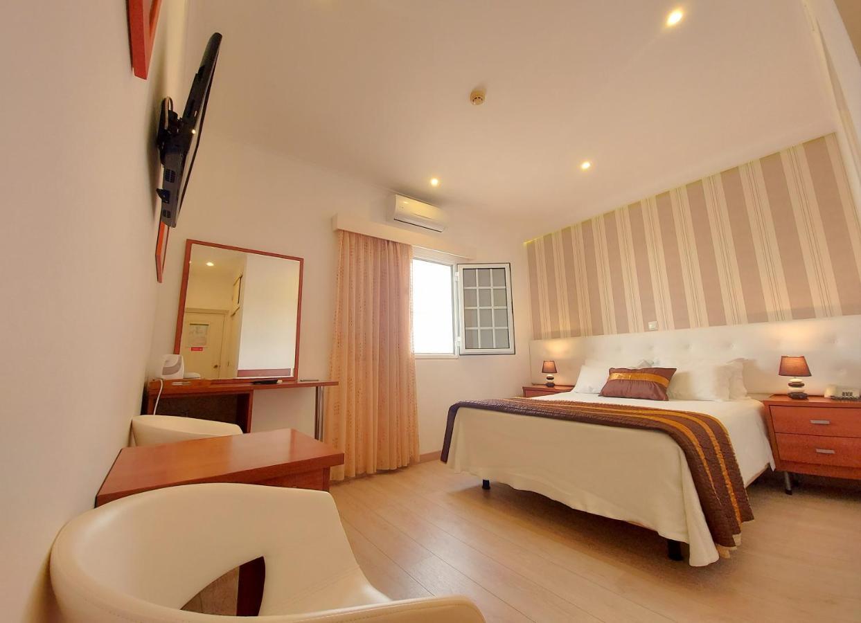 Vila Formosa Al-Estabelecimento De Hospedagem,Quartos-Rooms Monte Gordo Exterior photo