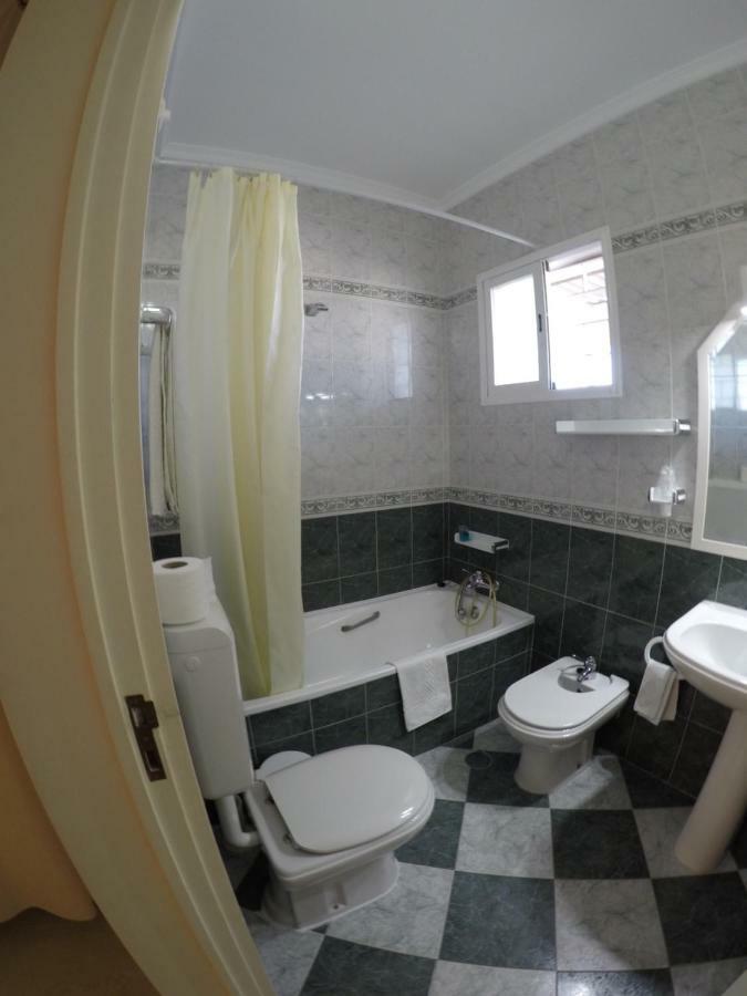 Vila Formosa Al-Estabelecimento De Hospedagem,Quartos-Rooms Monte Gordo Exterior photo